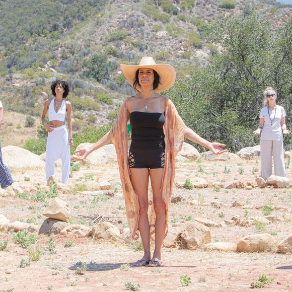 Meet your Posher, Margo - Picture 2 of 3